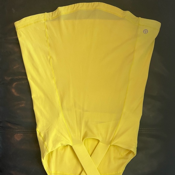 Yellow Lululemon running top size 4 - Picture 4 of 5